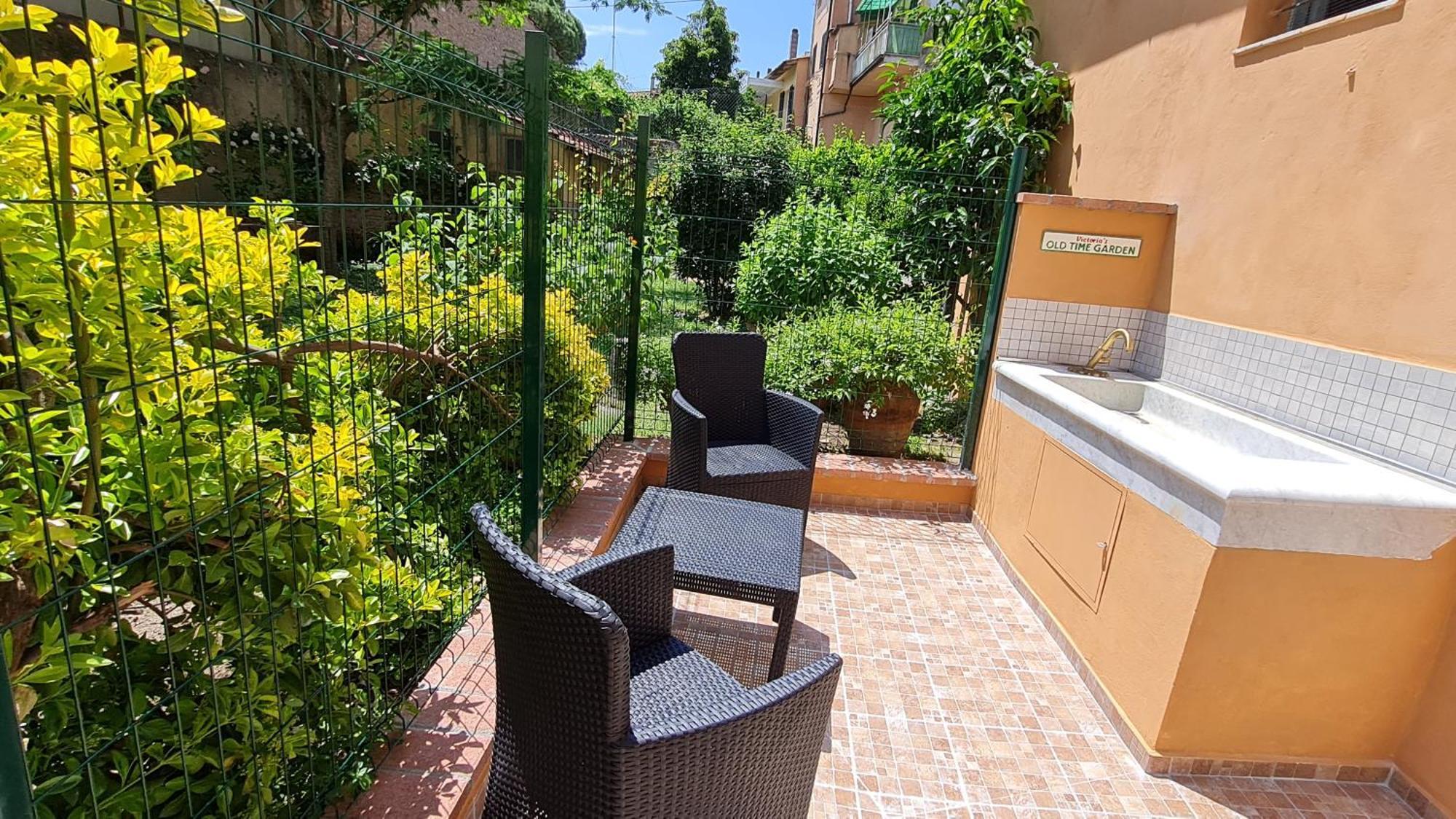 Hotel Victoria Secret Garden Pisa Esterno foto